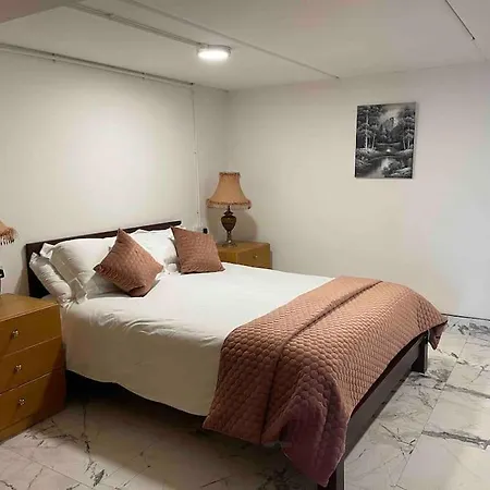 Bijou In Apartment *