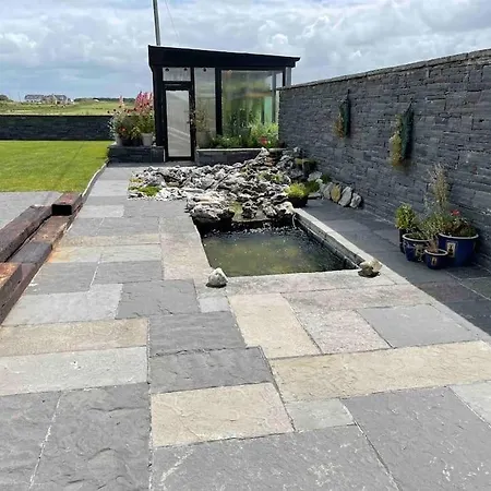 Bijou In * Spanish Point