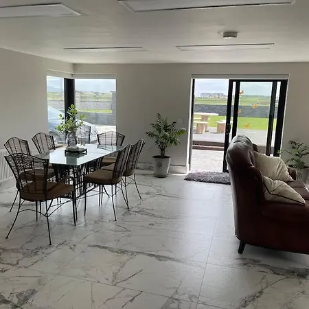 Bijou In * Spanish Point