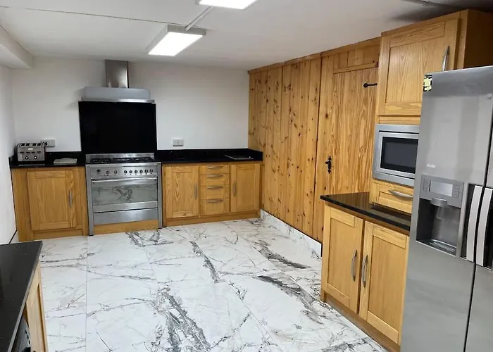 Bijou In * Spanish Point