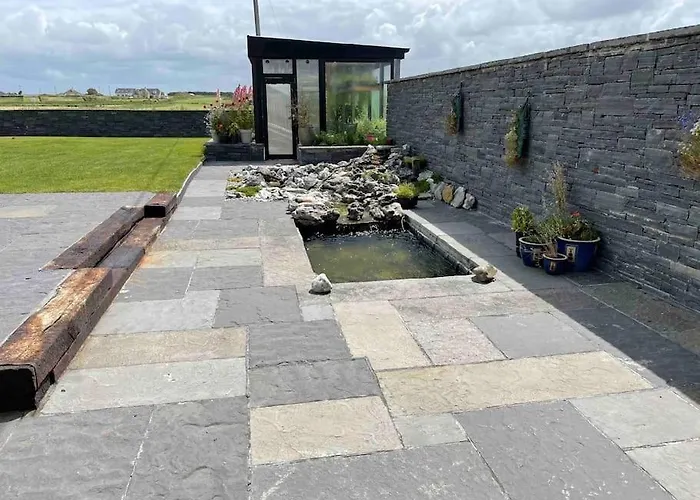 Bijou In * Spanish Point